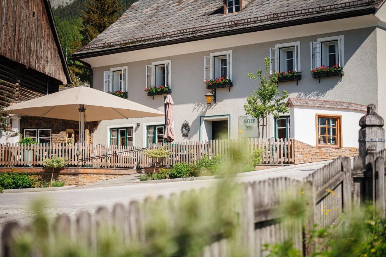 Mayer - Wirtshaus Und Dorfhotel Sankt Martin am Grimming Eksteriør bilde